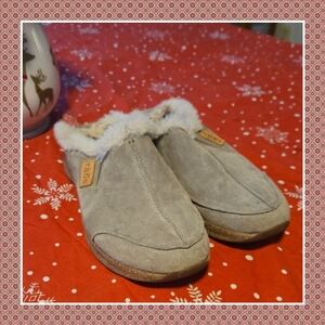Taos Footwear Cozy Gray Suede Mules
